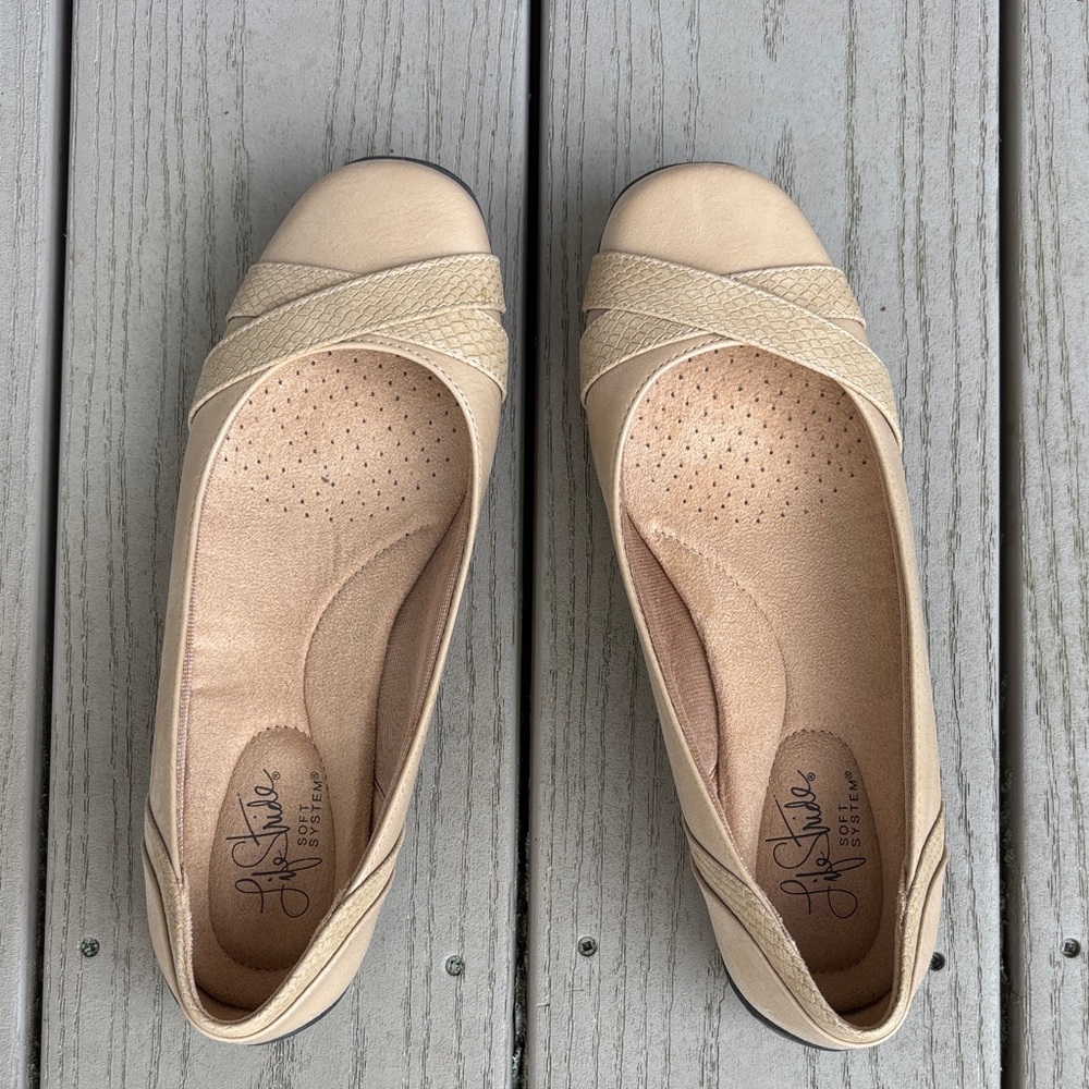 Life Stride Tan Women's Loafers